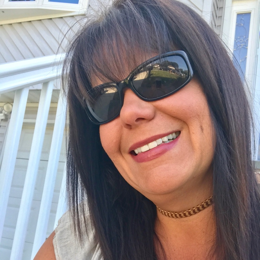 Meet your Posher, Denise